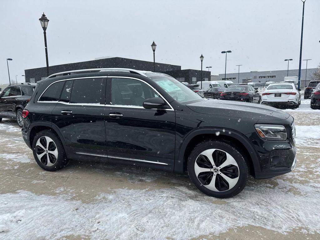 new 2025 Mercedes-Benz GLB 250 car, priced at $53,690