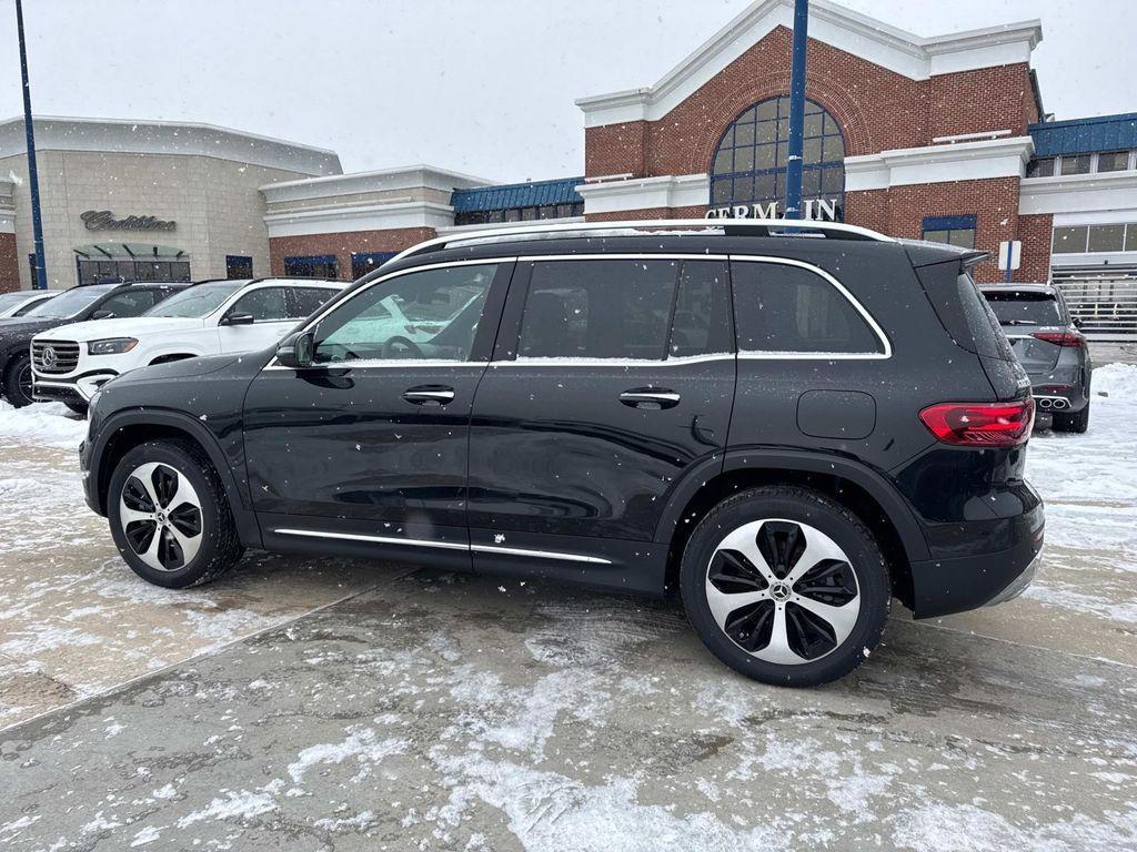 new 2025 Mercedes-Benz GLB 250 car, priced at $53,690