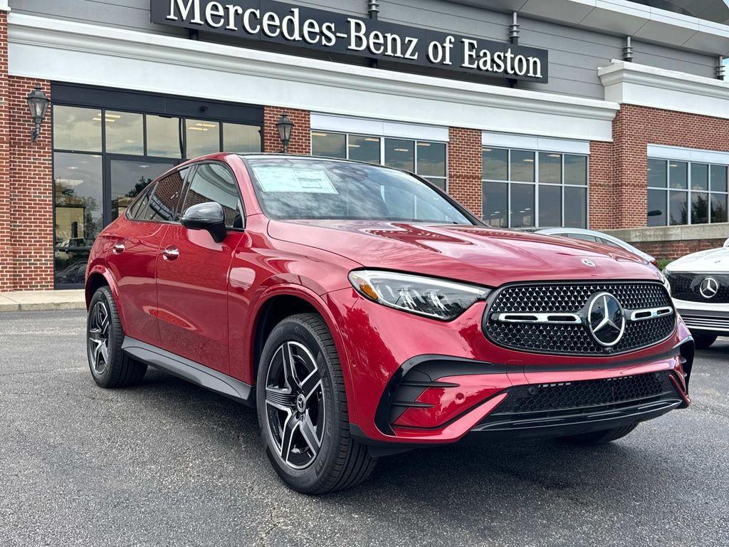 new 2025 Mercedes-Benz GLC 300 car