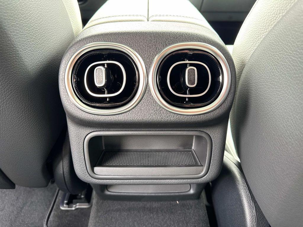 new 2025 Mercedes-Benz GLC 300 car