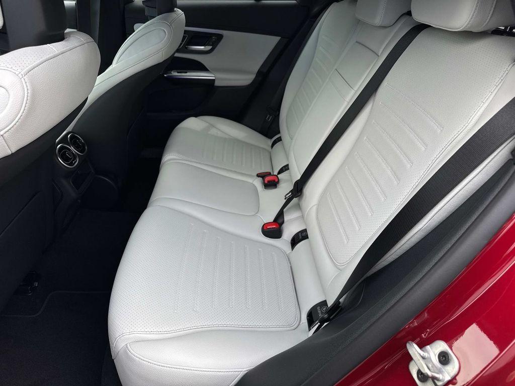 new 2025 Mercedes-Benz GLC 300 car