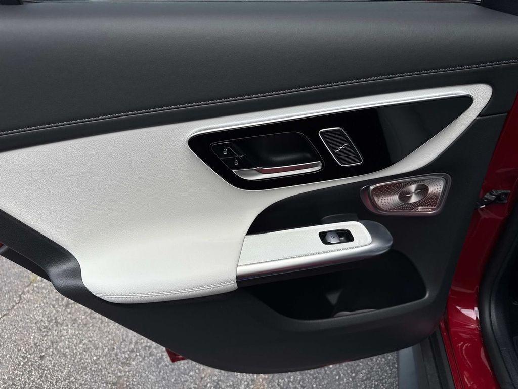 new 2025 Mercedes-Benz GLC 300 car