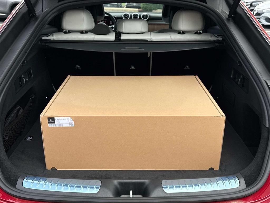 new 2025 Mercedes-Benz GLC 300 car