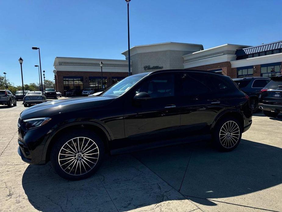 new 2025 Mercedes-Benz GLC 300 car