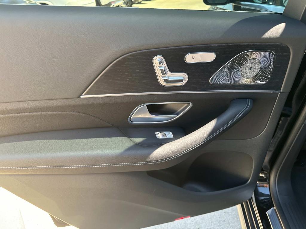 new 2025 Mercedes-Benz GLS 450 car, priced at $95,695