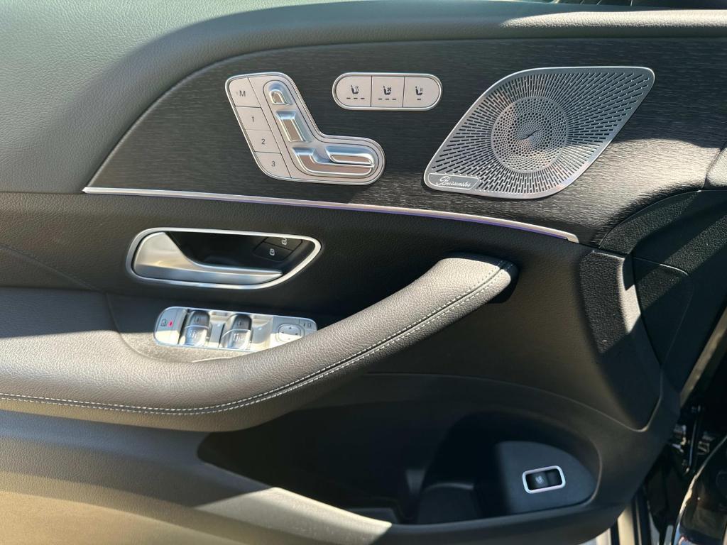 new 2025 Mercedes-Benz GLS 450 car, priced at $95,695