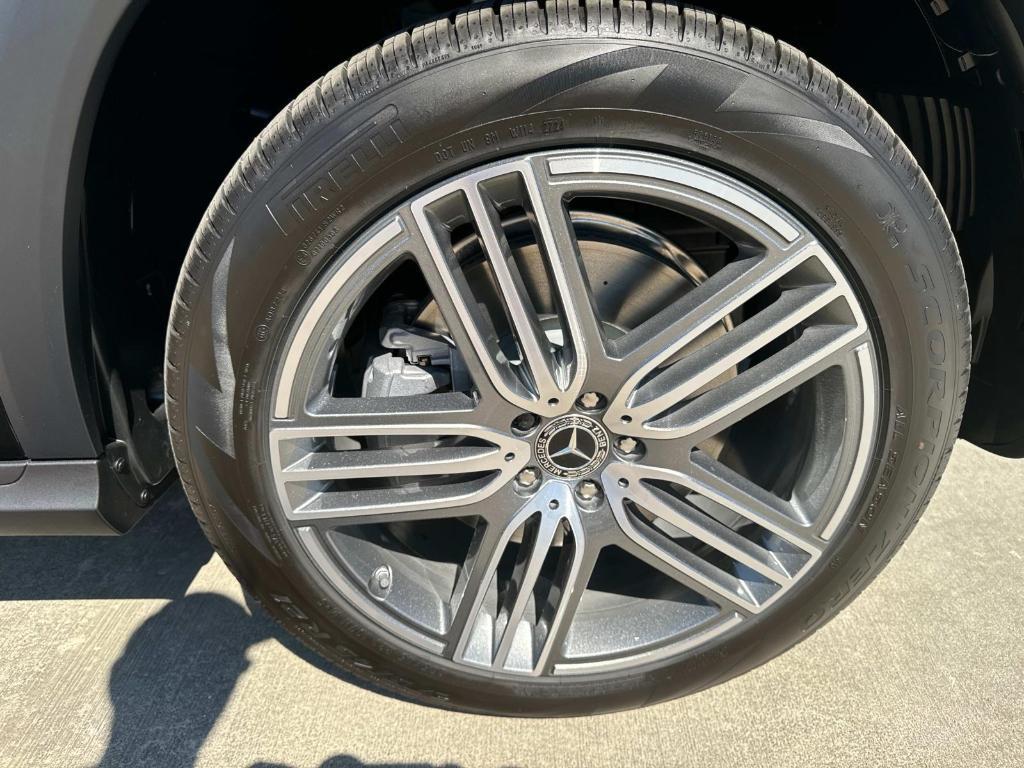new 2025 Mercedes-Benz GLS 450 car, priced at $95,695
