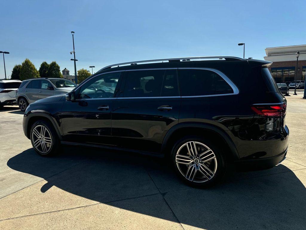 new 2025 Mercedes-Benz GLS 450 car