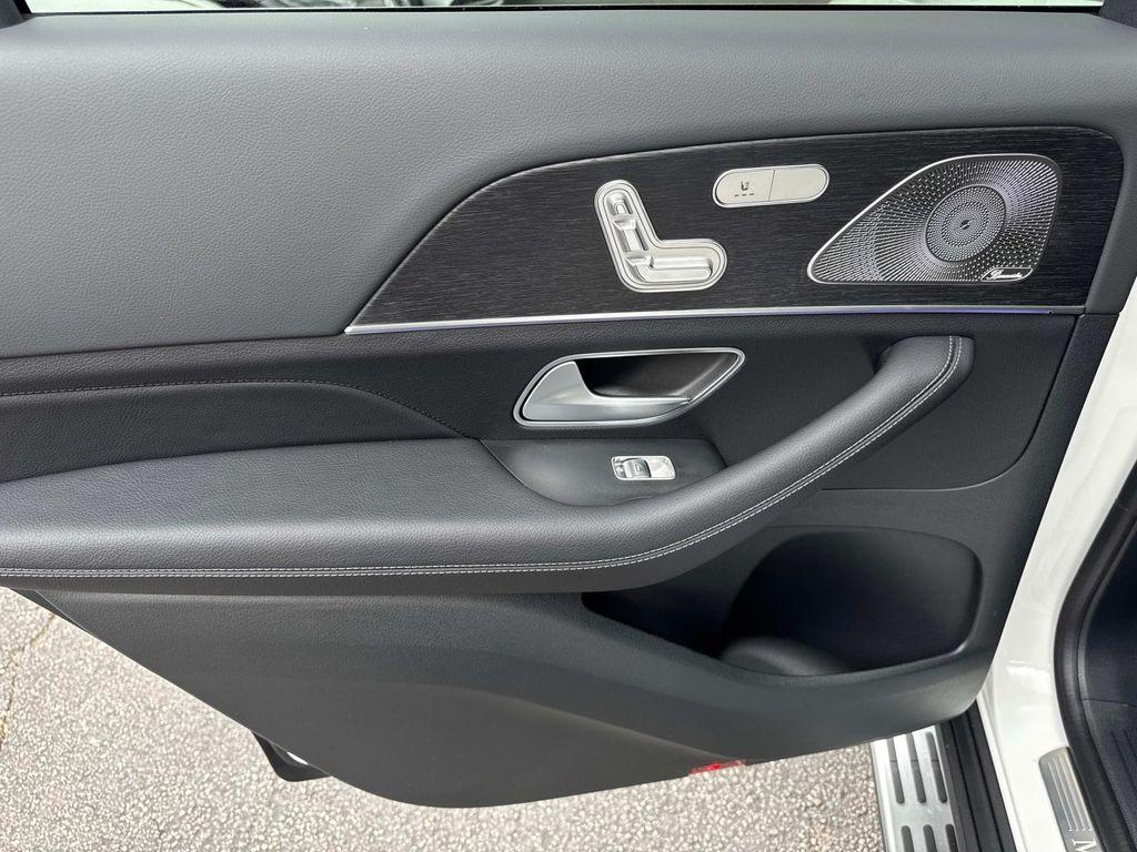 new 2025 Mercedes-Benz GLS 450 car, priced at $98,100