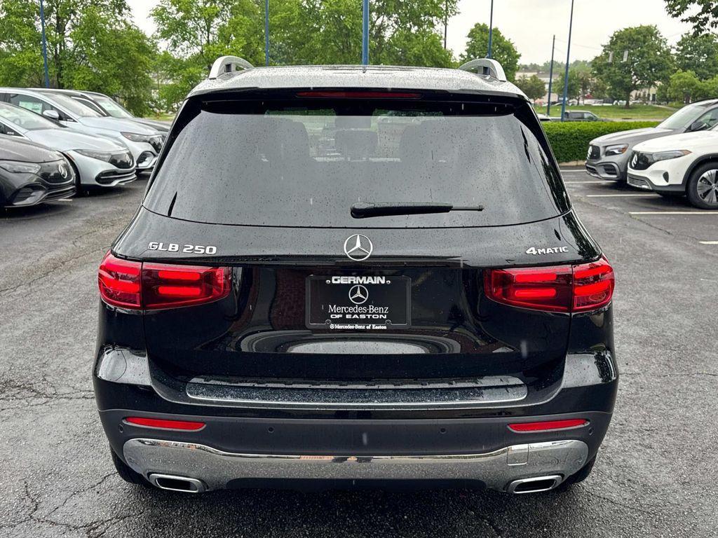 new 2025 Mercedes-Benz GLB 250 car, priced at $49,595