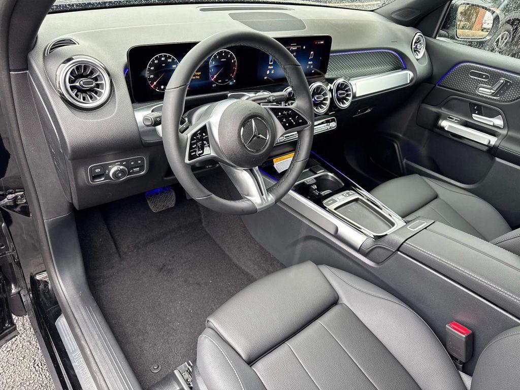 new 2025 Mercedes-Benz GLB 250 car, priced at $49,595
