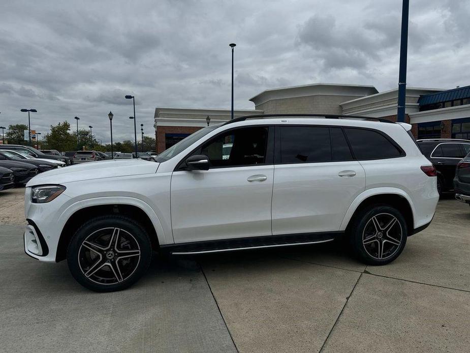 new 2025 Mercedes-Benz GLS 450 car