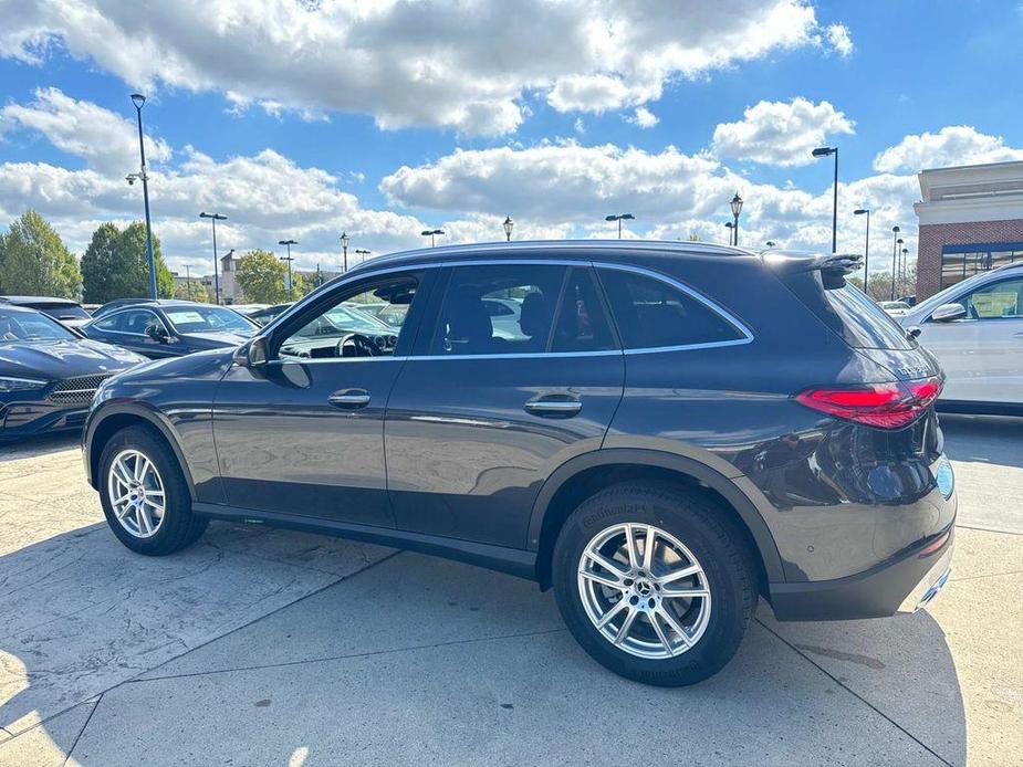 new 2025 Mercedes-Benz GLC 300 car