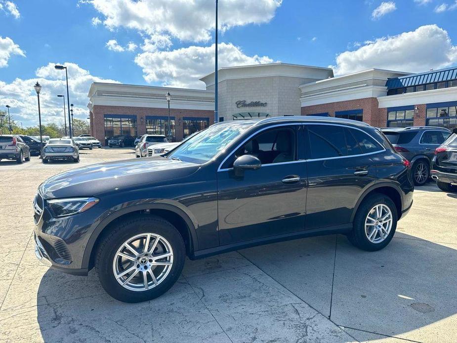 new 2025 Mercedes-Benz GLC 300 car