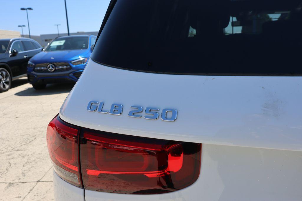 used 2021 Mercedes-Benz GLB 250 car, priced at $33,295