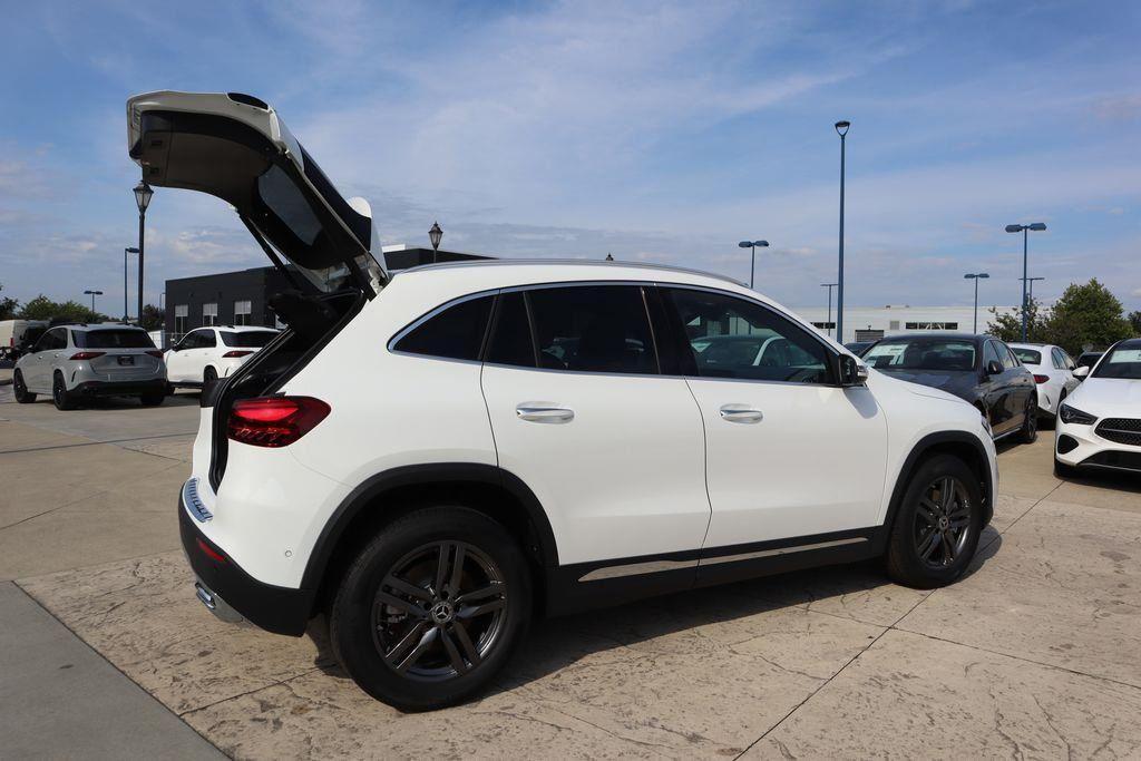 new 2025 Mercedes-Benz GLA 250 car