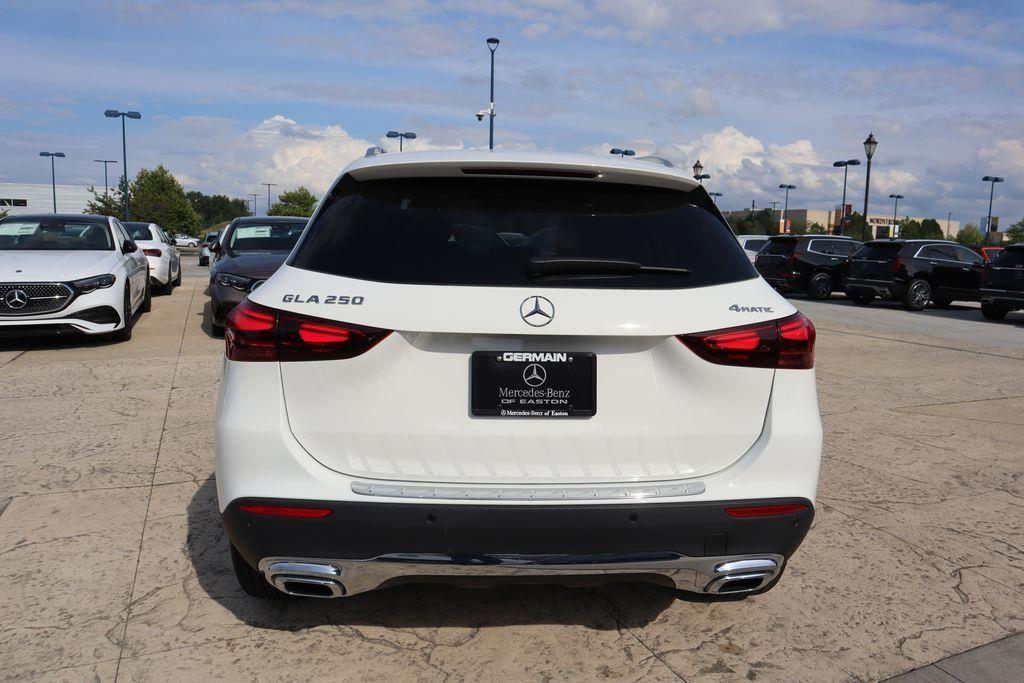 new 2025 Mercedes-Benz GLA 250 car