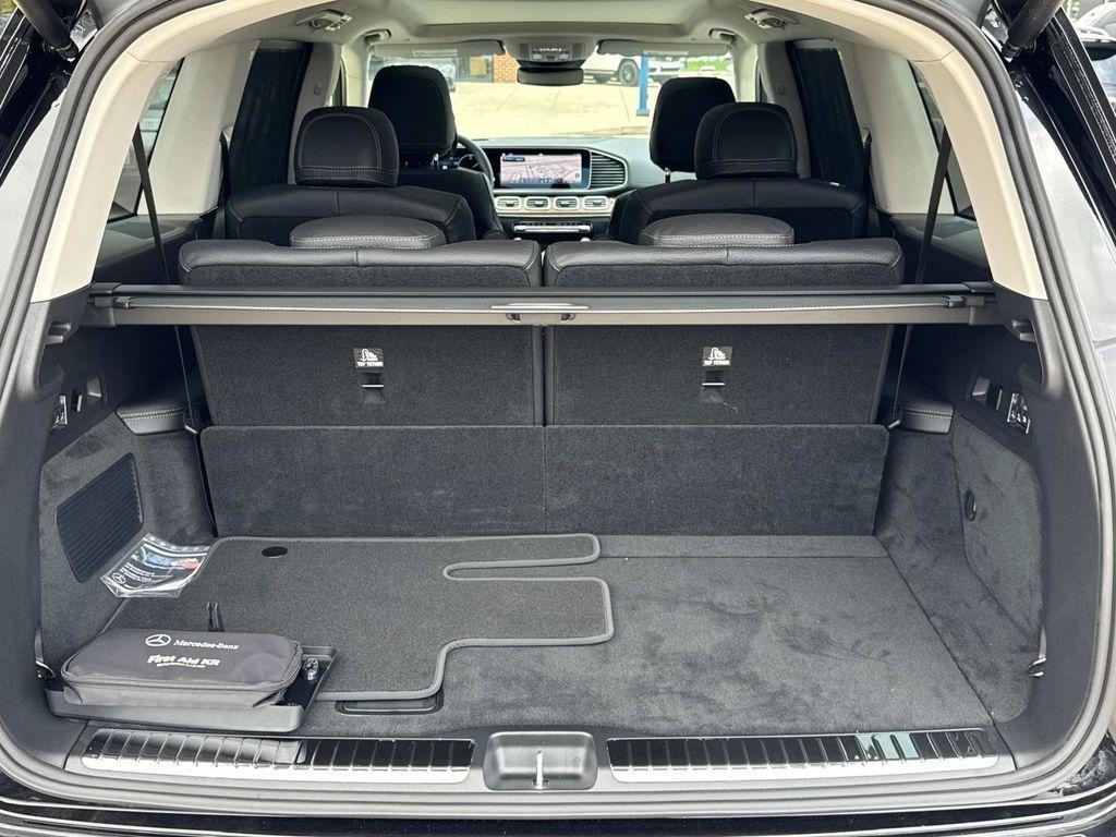 new 2025 Mercedes-Benz GLS 450 car