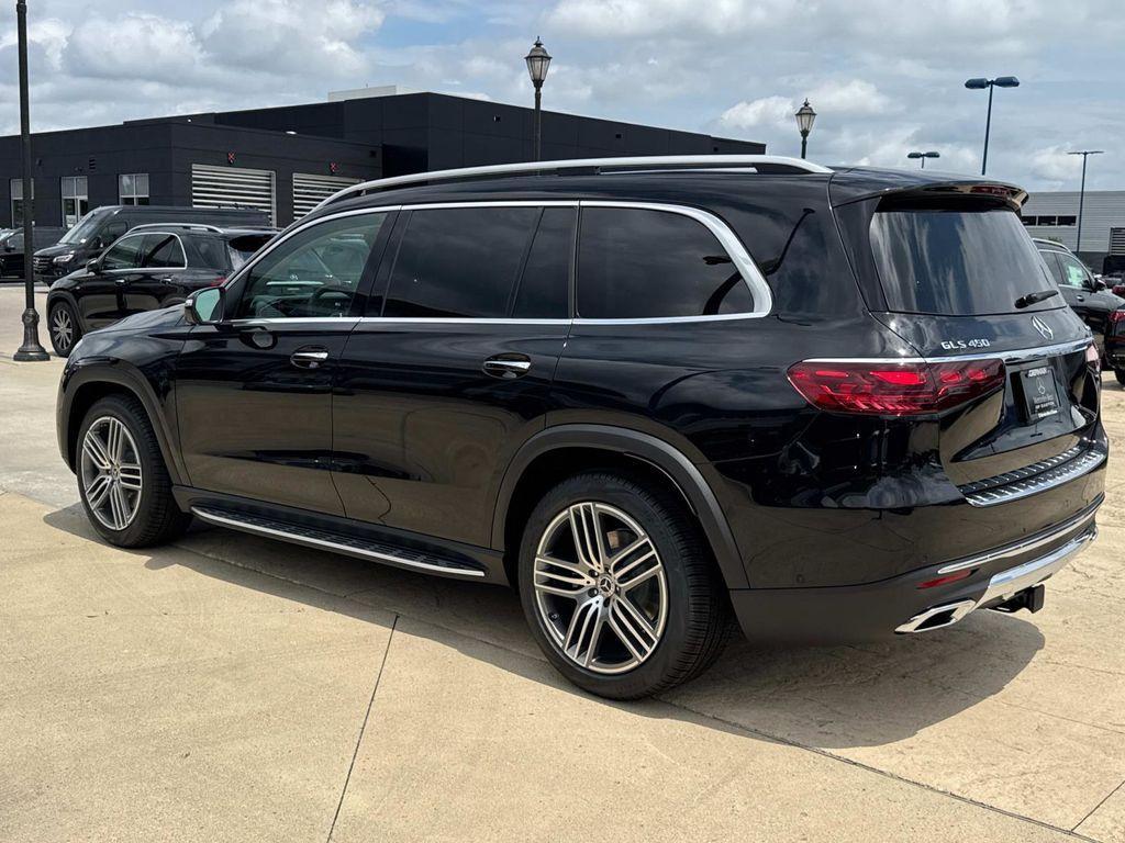 new 2025 Mercedes-Benz GLS 450 car