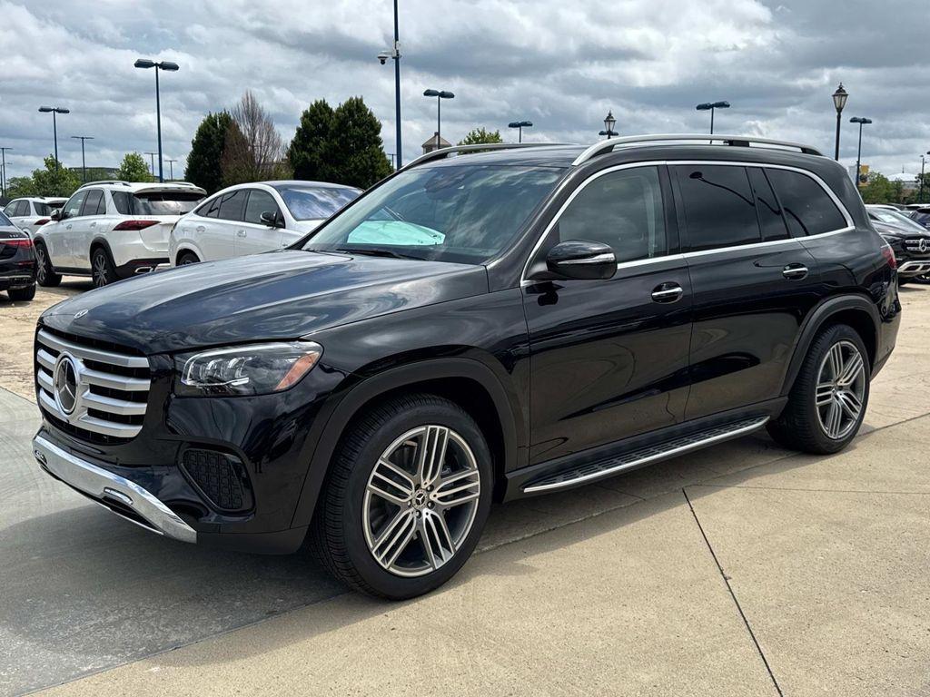 new 2025 Mercedes-Benz GLS 450 car