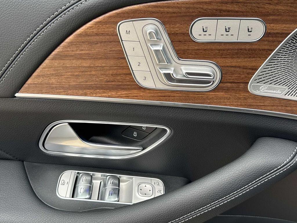 new 2025 Mercedes-Benz GLS 450 car
