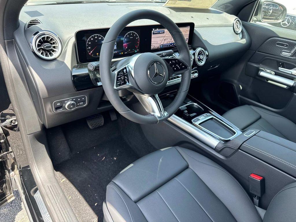 new 2025 Mercedes-Benz GLA 250 car, priced at $48,495