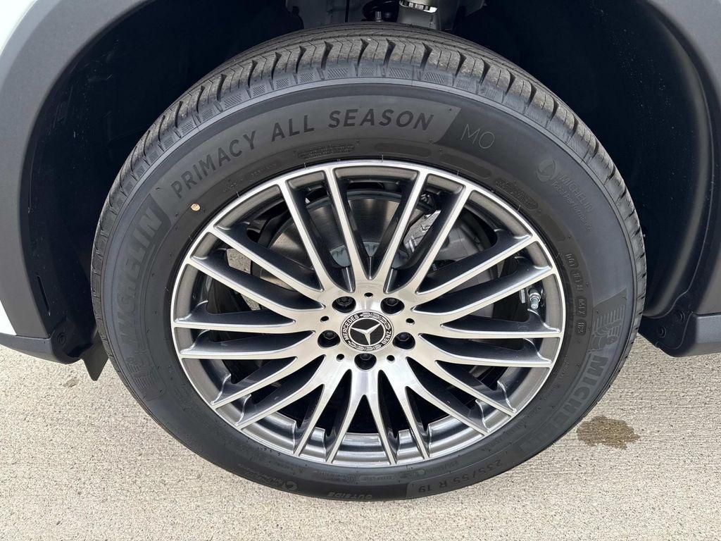 new 2025 Mercedes-Benz GLC 300 car, priced at $58,765