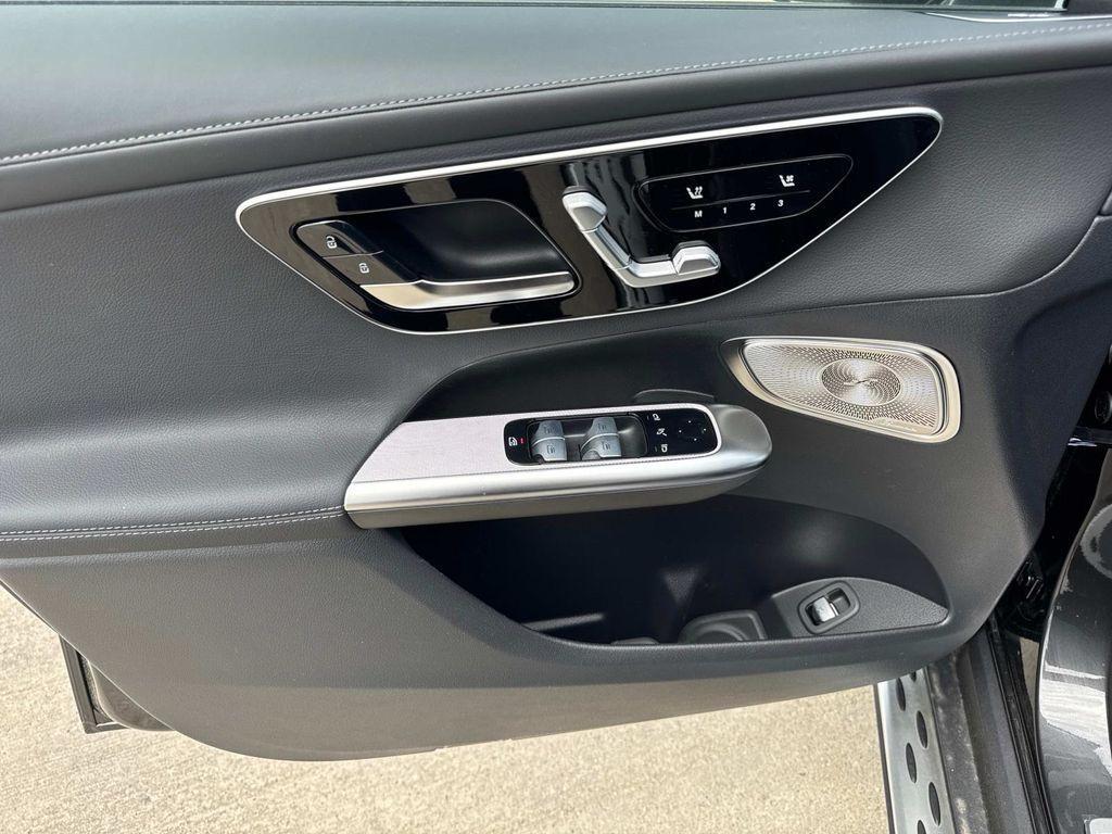 new 2025 Mercedes-Benz GLC 300 car, priced at $71,045