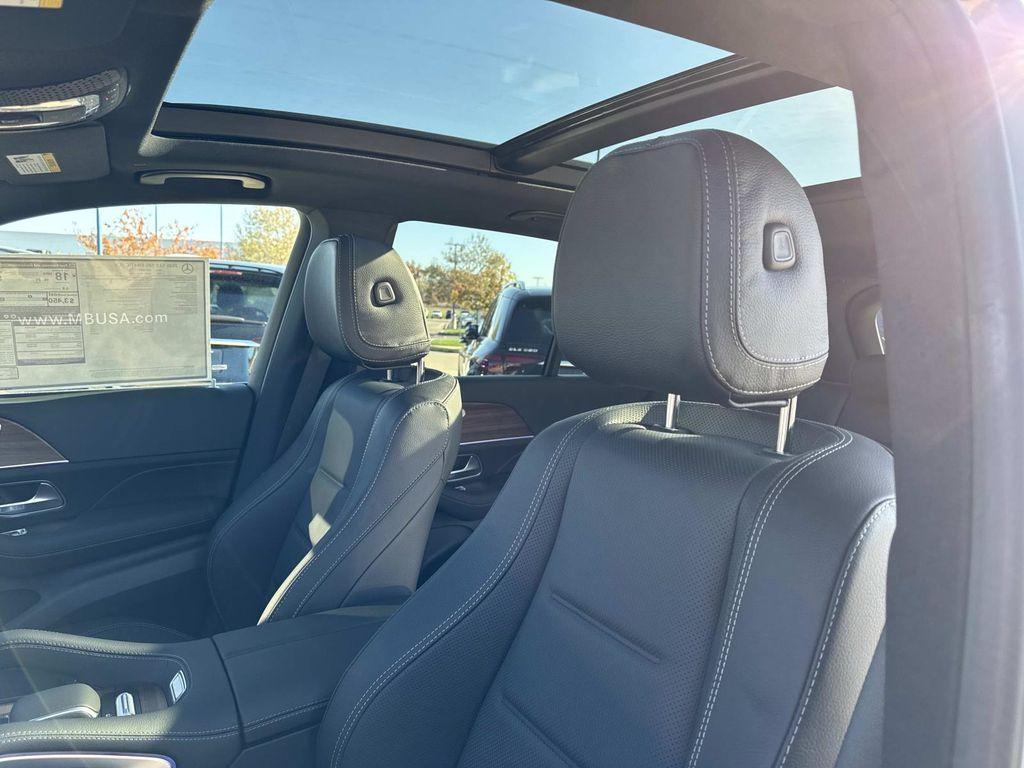 new 2026 Mercedes-Benz GLE 580 car, priced at $105,650