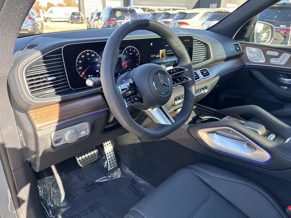 new 2026 Mercedes-Benz GLE 580 car, priced at $105,650