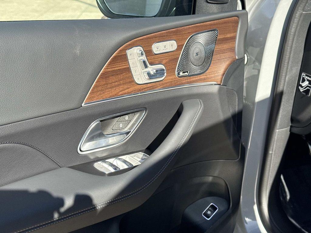 new 2026 Mercedes-Benz GLE 580 car, priced at $105,650