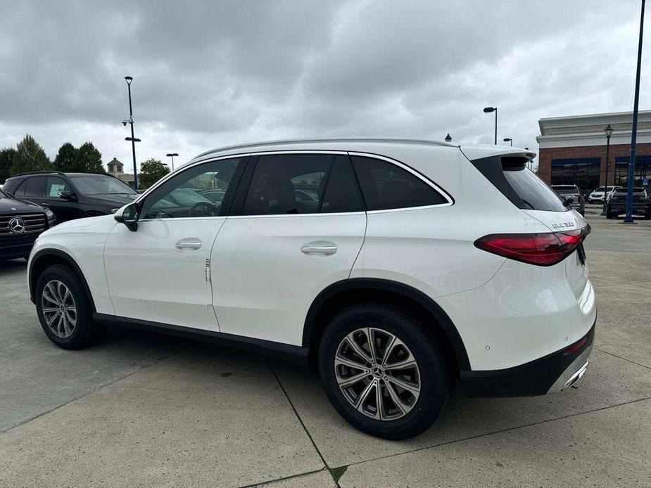 new 2024 Mercedes-Benz GLC 300 car