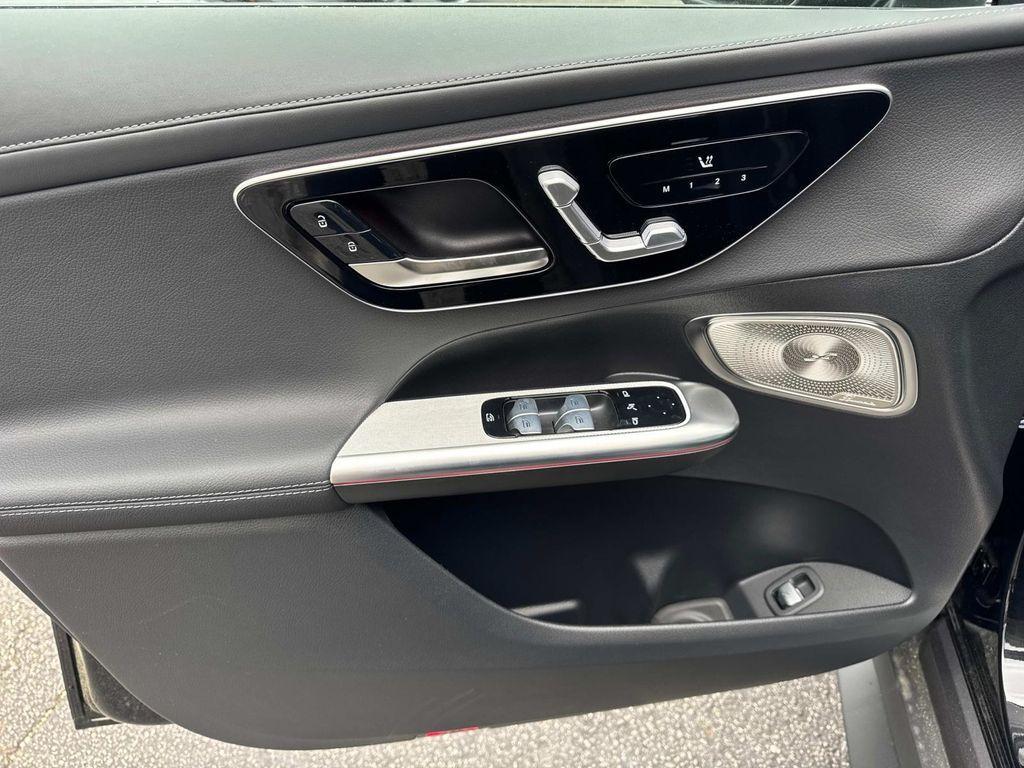 new 2025 Mercedes-Benz GLC 300 car