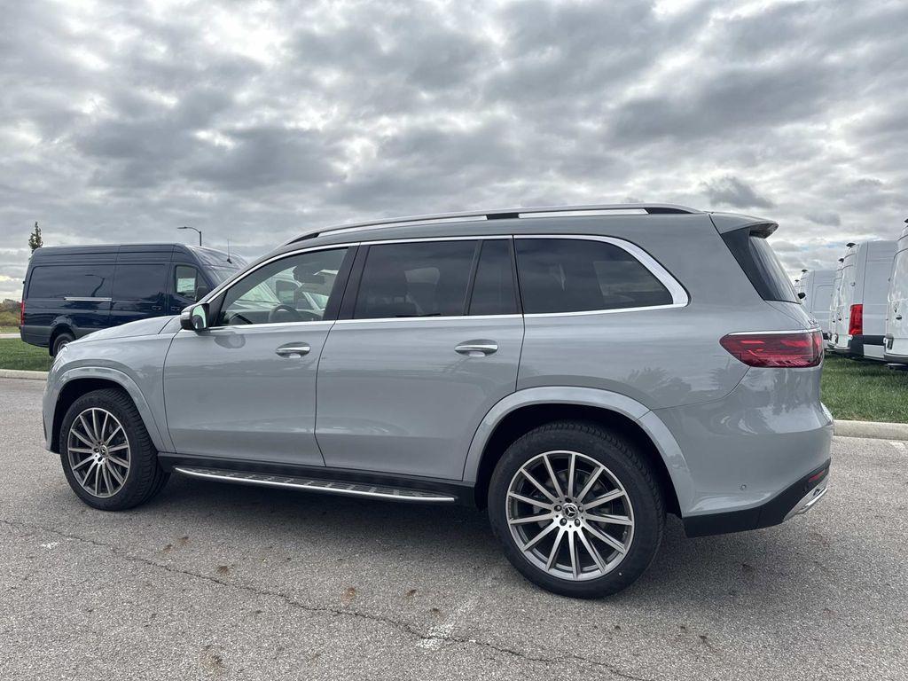 new 2025 Mercedes-Benz GLS 450 car