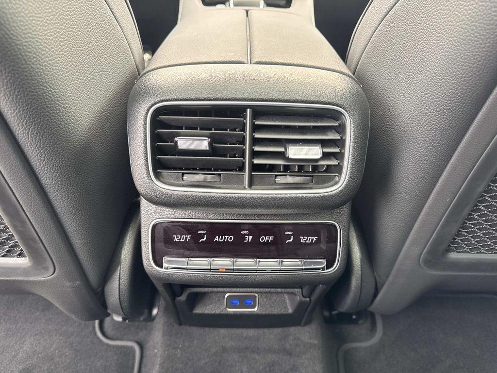 new 2025 Mercedes-Benz GLS 450 car