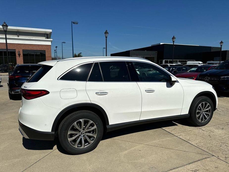 new 2024 Mercedes-Benz GLC 300 car