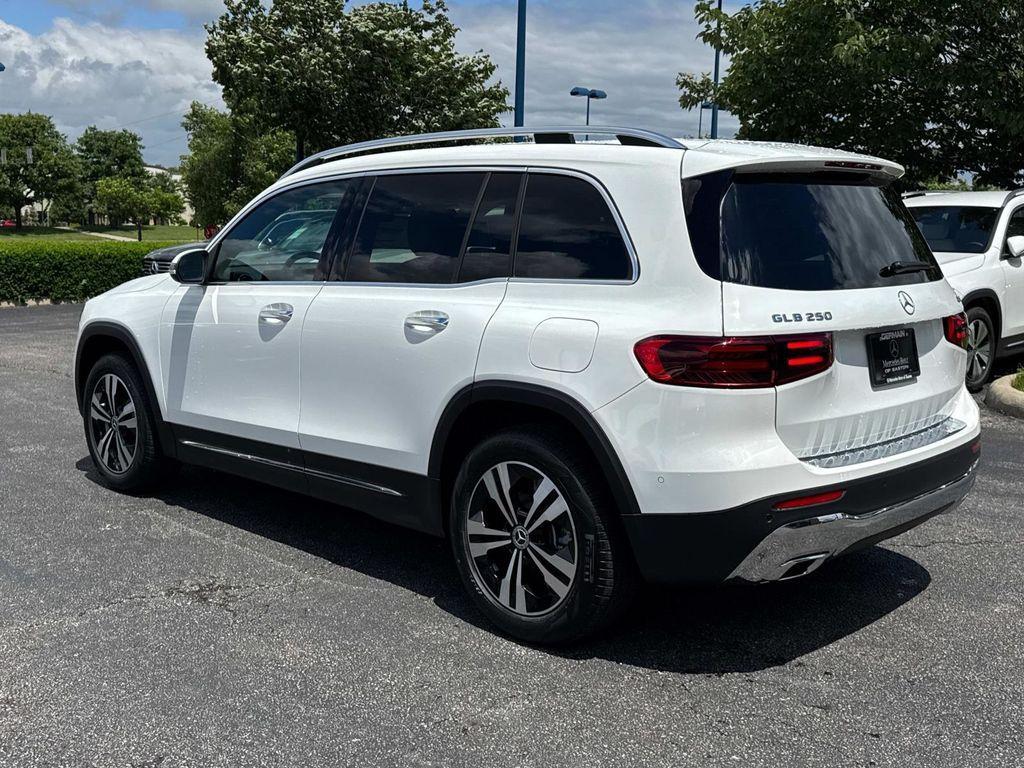 new 2025 Mercedes-Benz GLB 250 car, priced at $49,595