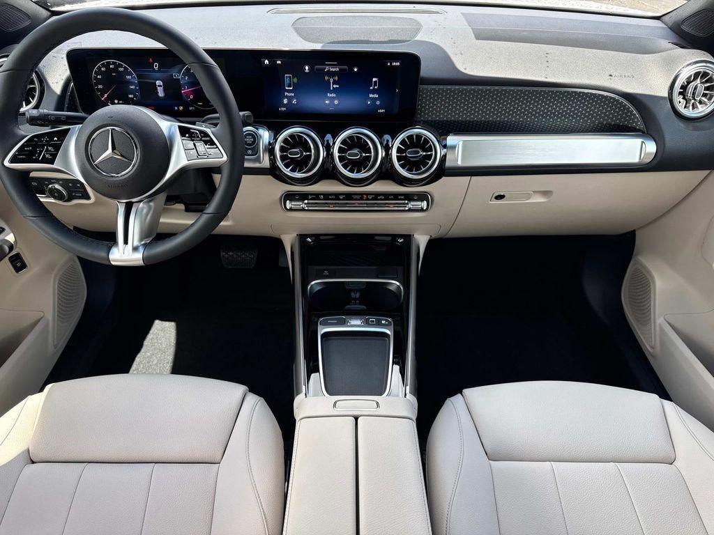 new 2025 Mercedes-Benz GLB 250 car, priced at $49,595