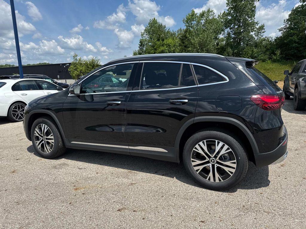 new 2025 Mercedes-Benz GLA 250 car, priced at $47,295