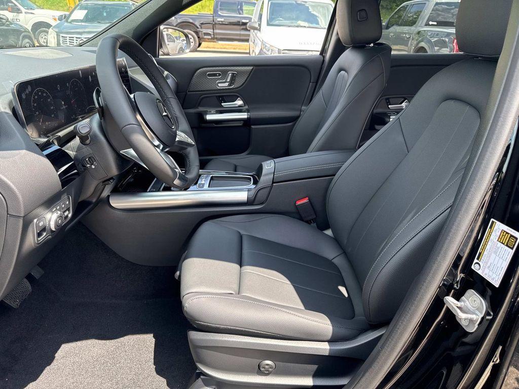 new 2025 Mercedes-Benz GLA 250 car, priced at $47,295