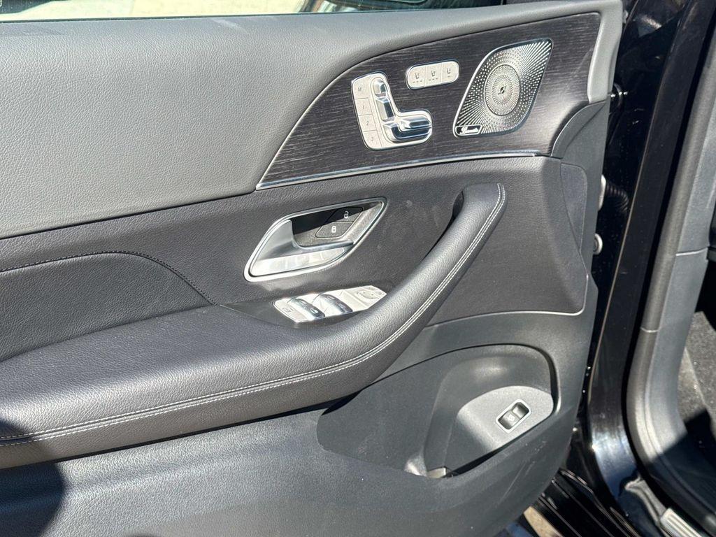 new 2025 Mercedes-Benz GLE 580 car, priced at $93,465
