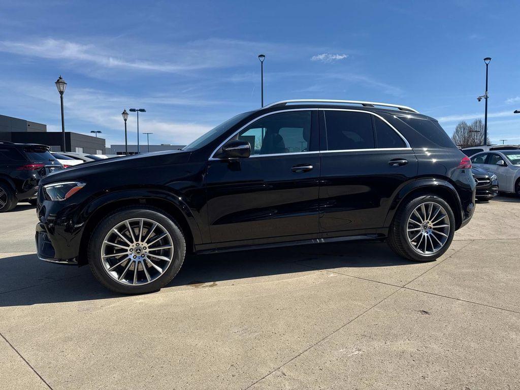 new 2025 Mercedes-Benz GLE 580 car, priced at $93,465