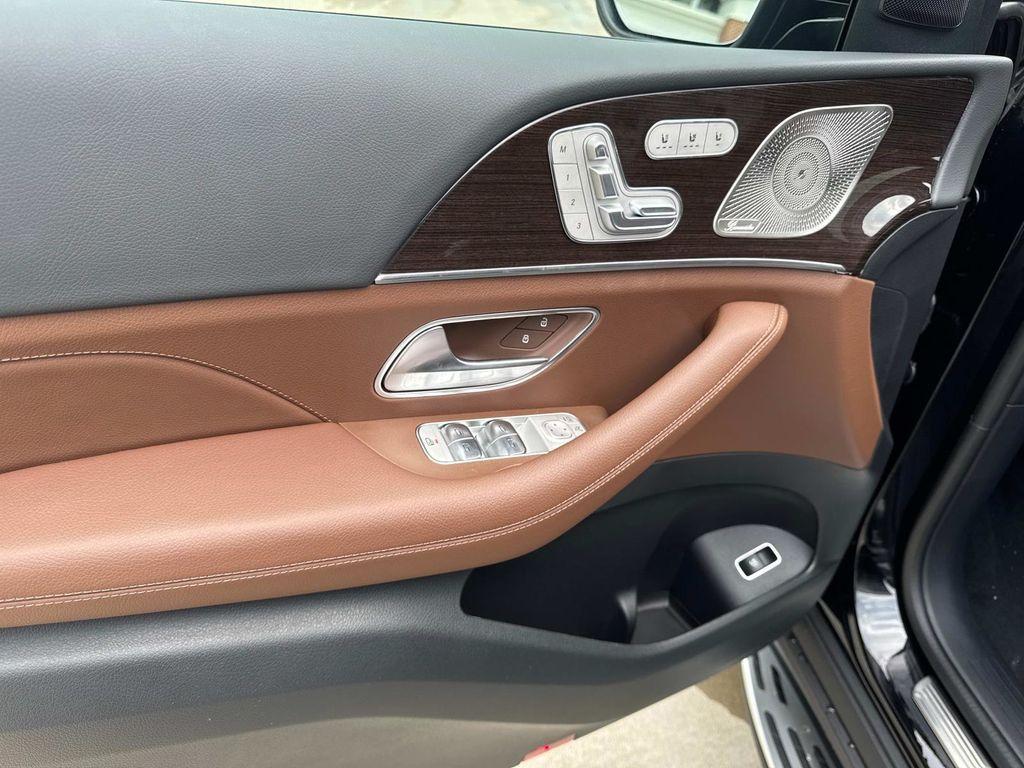 new 2025 Mercedes-Benz GLE 450 car, priced at $88,885
