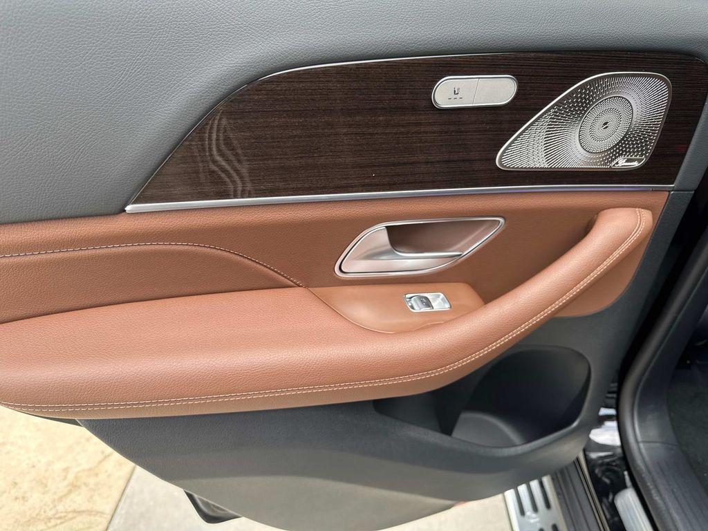 new 2025 Mercedes-Benz GLE 450 car, priced at $88,885