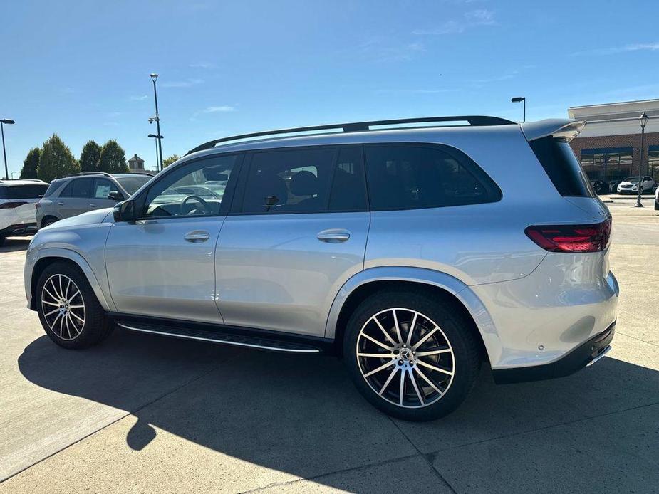 new 2025 Mercedes-Benz GLS 580 car