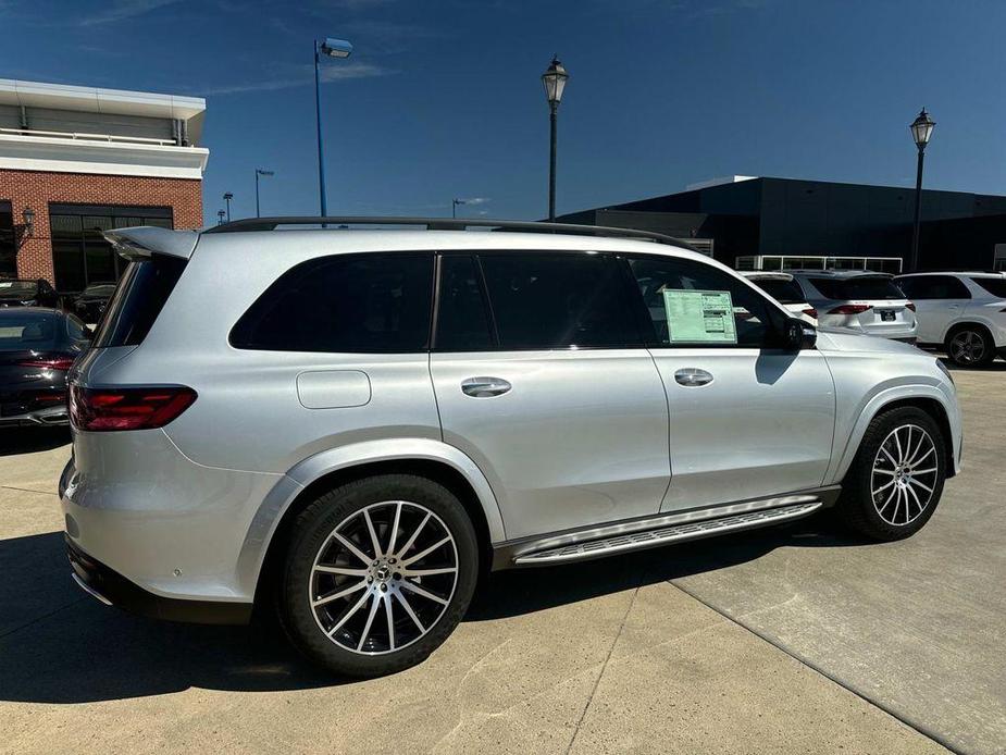 new 2025 Mercedes-Benz GLS 580 car