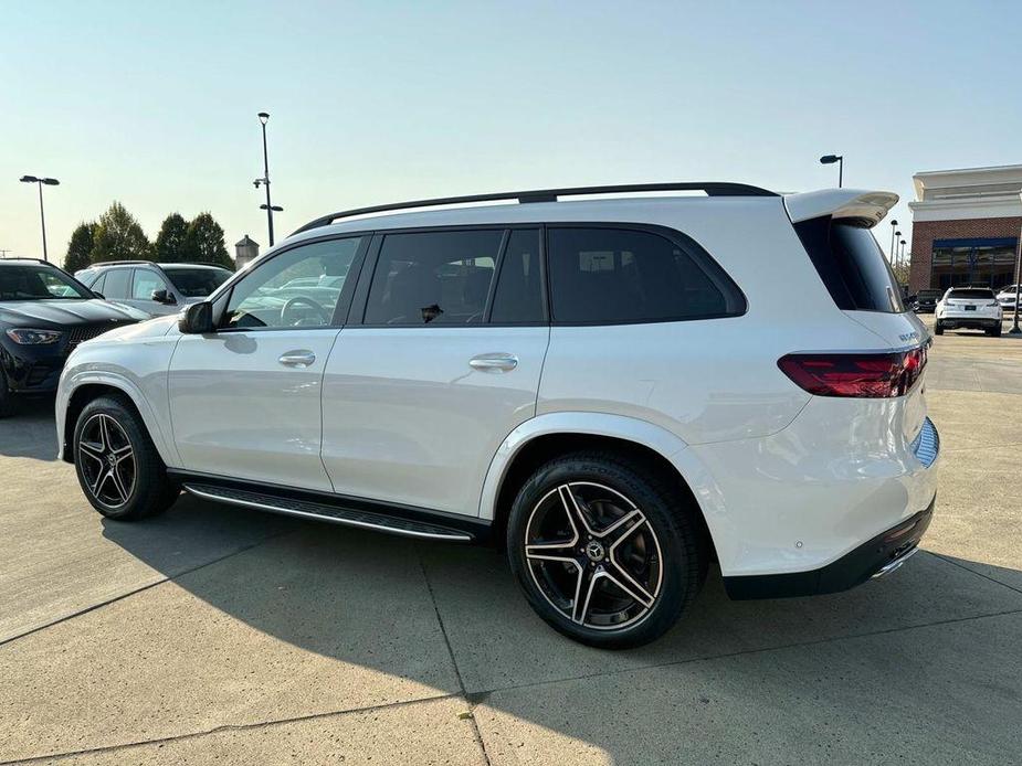 new 2025 Mercedes-Benz GLS 450 car