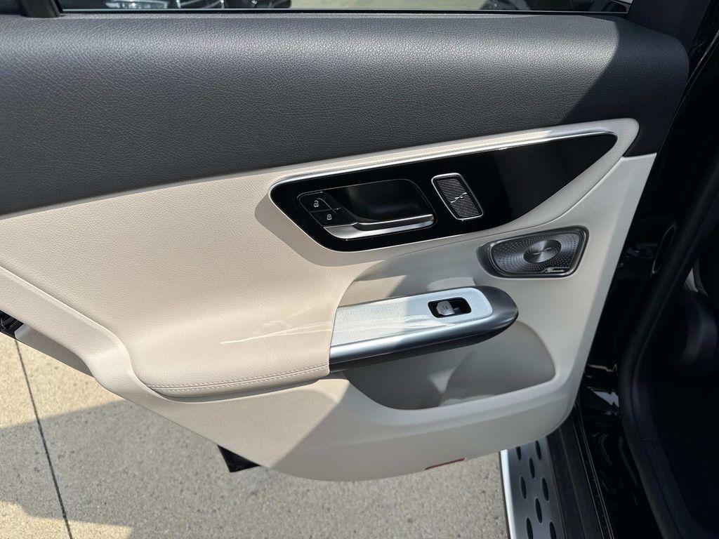 new 2025 Mercedes-Benz GLC 300 car, priced at $60,265