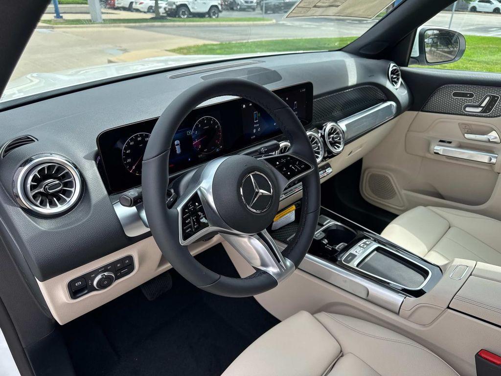 new 2025 Mercedes-Benz GLB 250 car, priced at $49,595