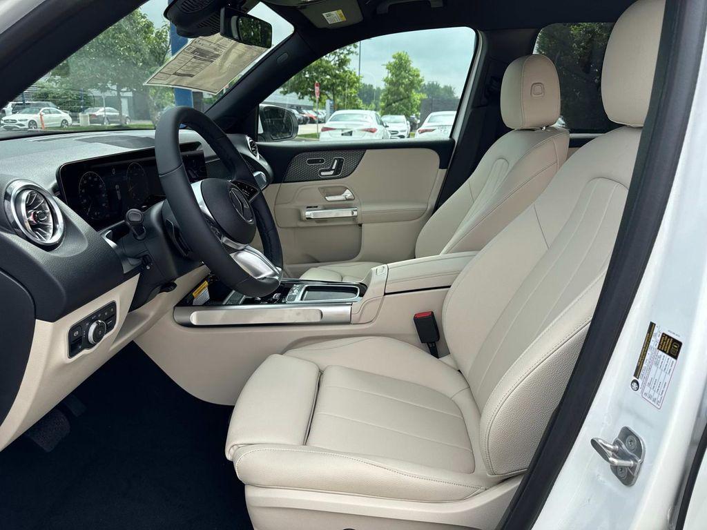 new 2025 Mercedes-Benz GLB 250 car, priced at $49,595